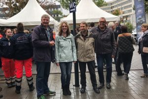 Die SPD-Stadtverordneten Andreas Haßler, Reiner Lorenz, Verena Böcking und Detlef Rujanski (v.r.n.l.) beim Tag der Feuerwehr in Weidenau.