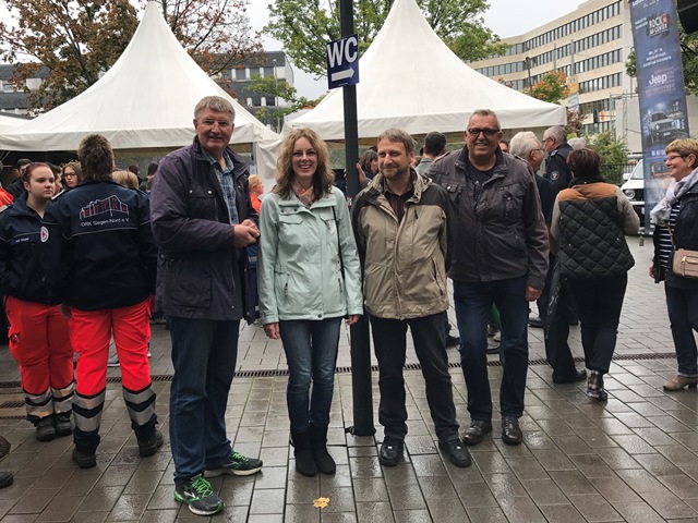 Die SPD-Stadtverordneten Andreas Haßler, Reiner Lorenz, Verena Böcking und Detlef Rujanski (v.r.n.l.) beim Tag der Feuerwehr in Weidenau.