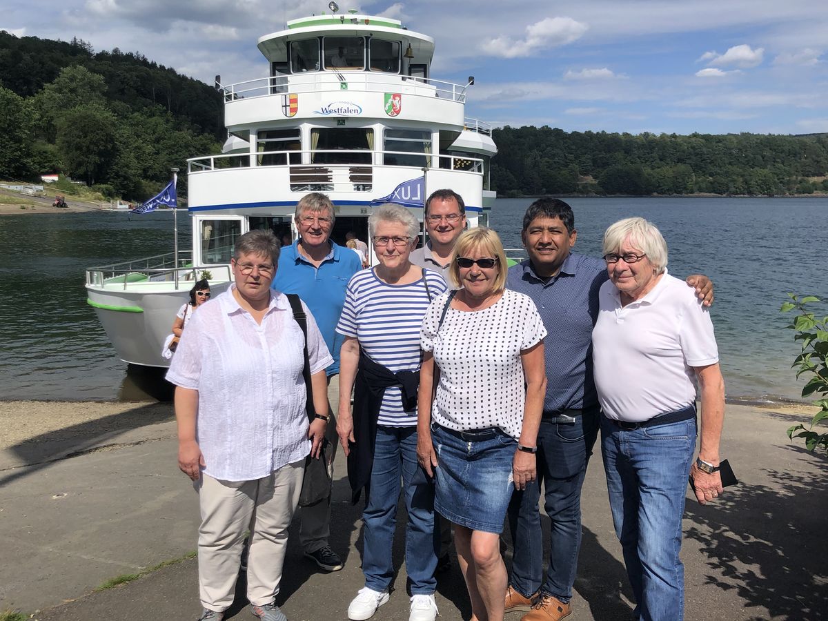 Mitglieder der SPD-Fraktion Siegen bei der Biggeseefahrt der SGK